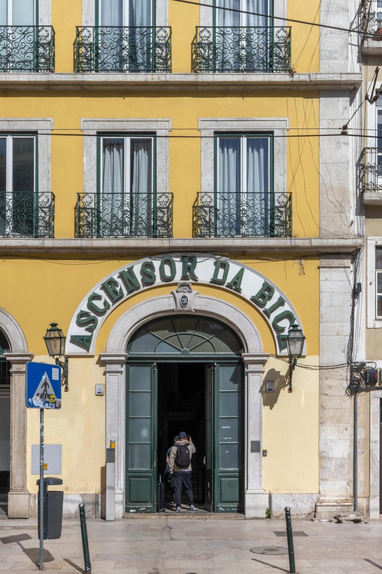 Modern 3Br, Terrace, Ac/Heating & Self Check-In Appartement Lissabon Buitenkant foto