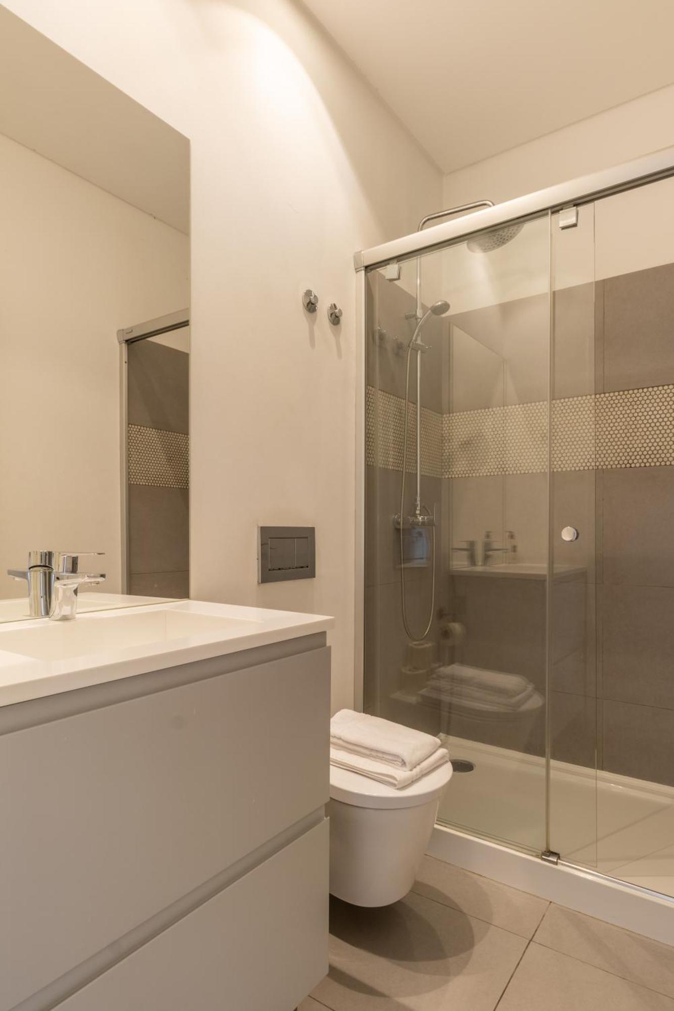 Modern 3Br, Terrace, Ac/Heating & Self Check-In Appartement Lissabon Buitenkant foto