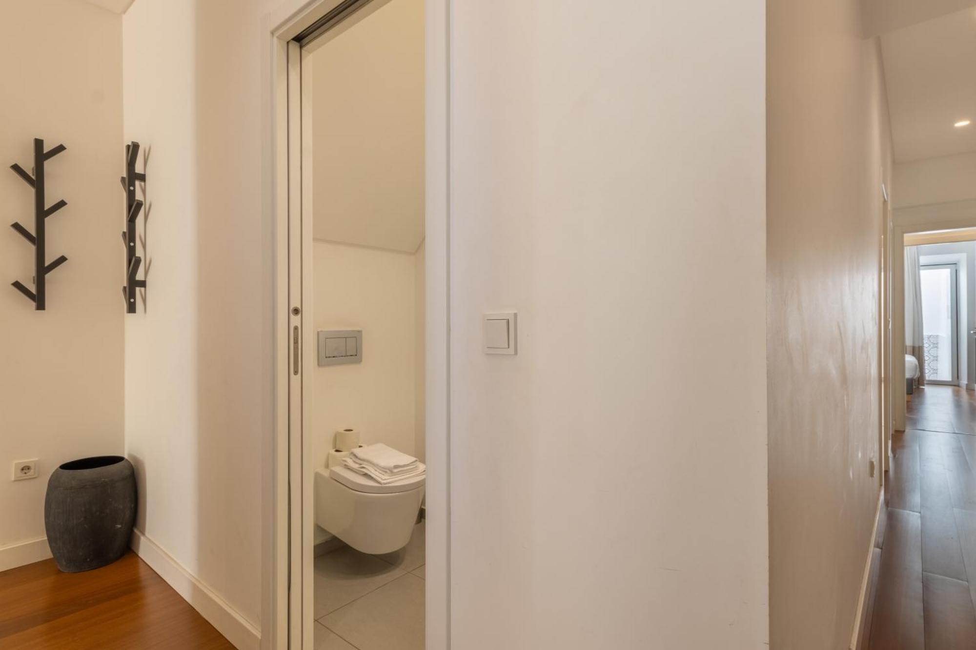 Modern 3Br, Terrace, Ac/Heating & Self Check-In Appartement Lissabon Buitenkant foto
