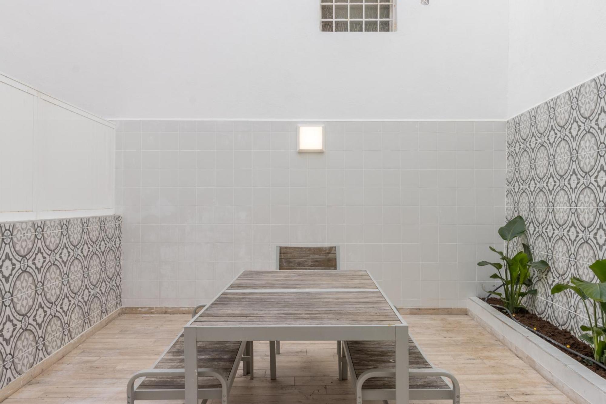 Modern 3Br, Terrace, Ac/Heating & Self Check-In Appartement Lissabon Buitenkant foto