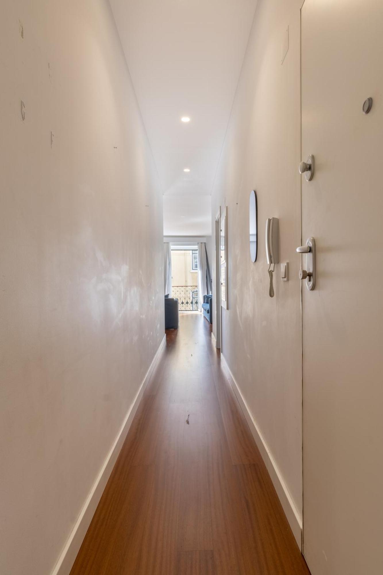 Modern 3Br, Terrace, Ac/Heating & Self Check-In Appartement Lissabon Buitenkant foto