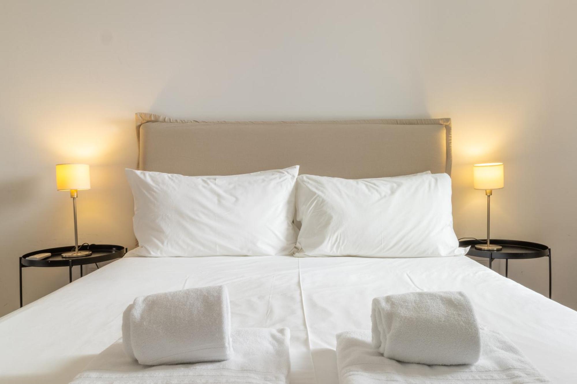 Modern 3Br, Terrace, Ac/Heating & Self Check-In Appartement Lissabon Buitenkant foto