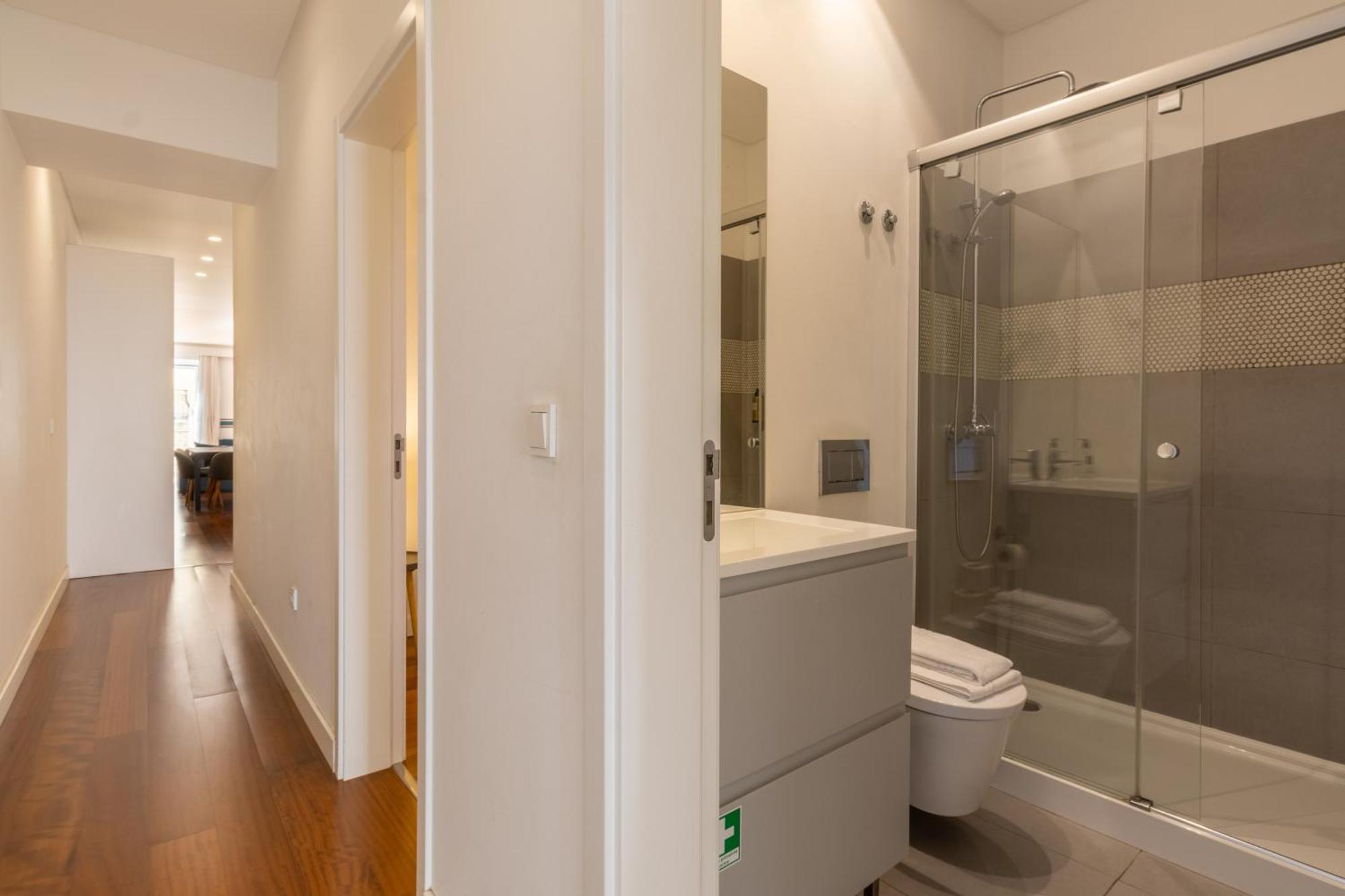 Modern 3Br, Terrace, Ac/Heating & Self Check-In Appartement Lissabon Buitenkant foto