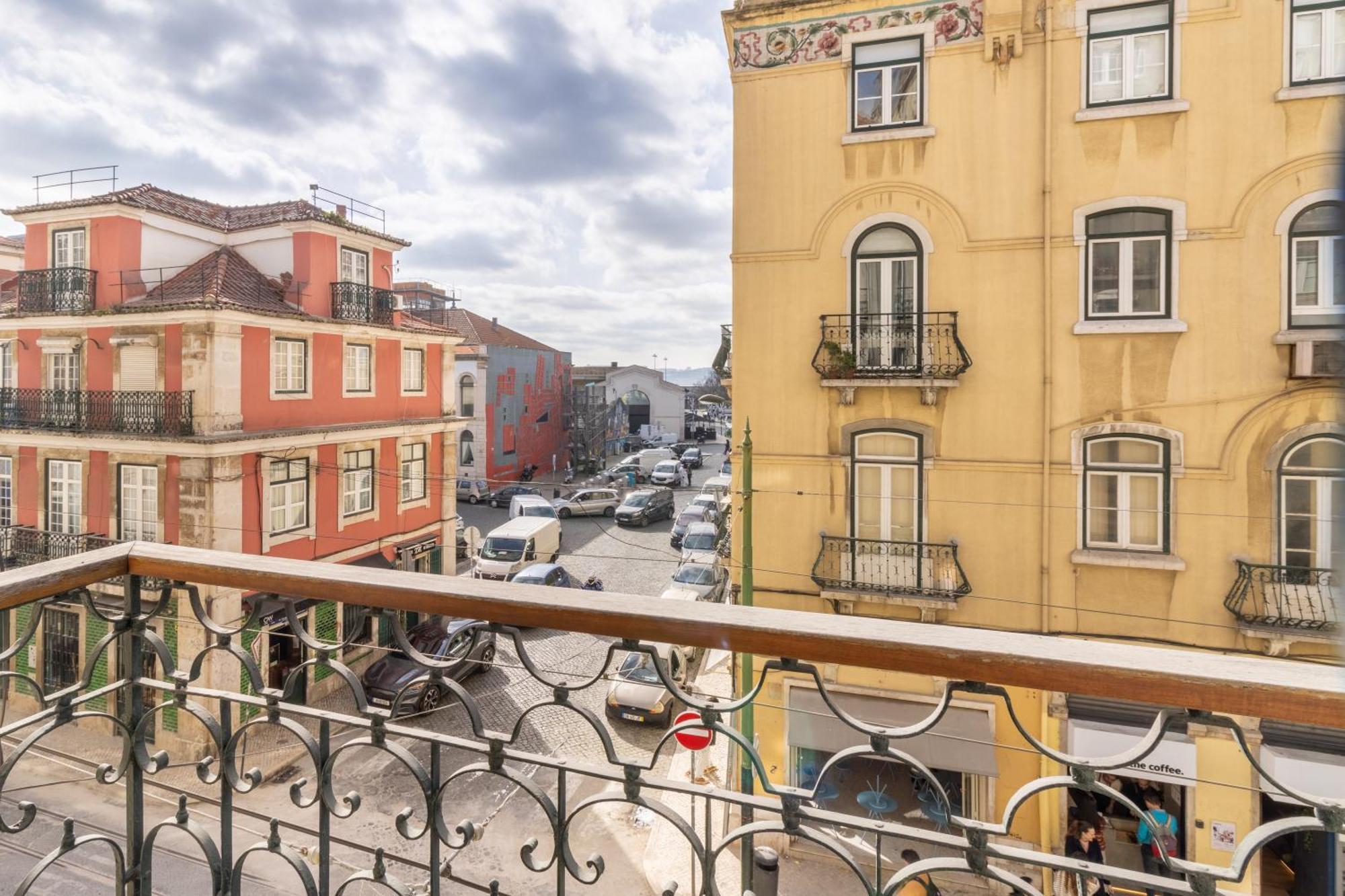 Modern 3Br, Terrace, Ac/Heating & Self Check-In Appartement Lissabon Buitenkant foto